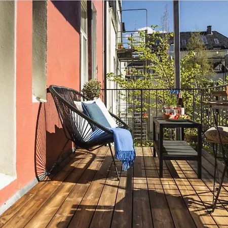 Apartamento Cozy With Sunny Balcony